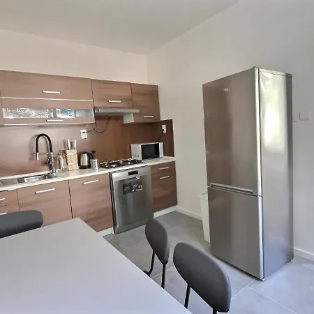 Apartment Free Wifi - Urban Oasis Bratislava
